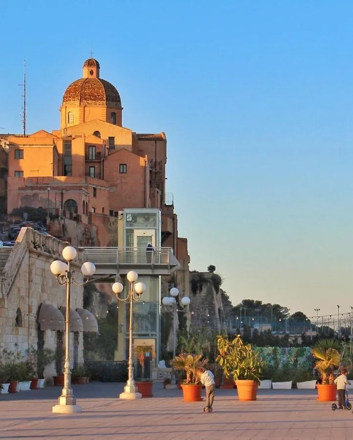 Elicriso Suites Yenne Cagliari 0*,  Italia