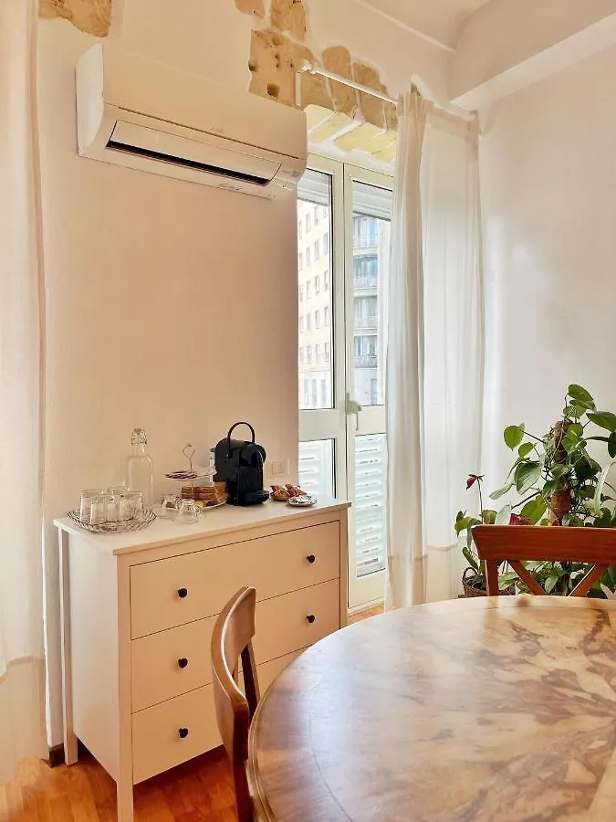 Elicriso Suites Yenne Cagliari 0*,